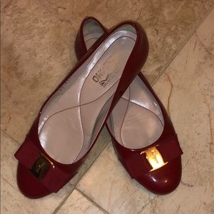 Patent red Ferragamo Varinas size 7